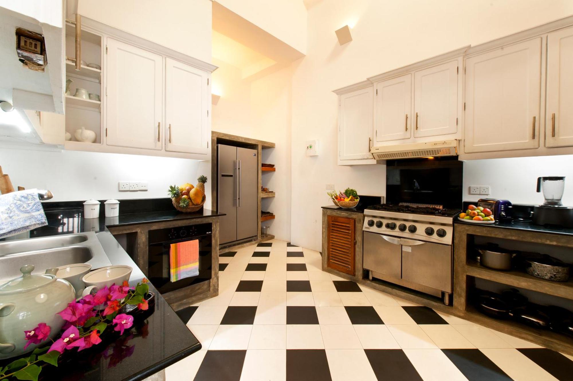 A 03 Bedroom Villa In Galle Fort With Roof Terrace & Pool מראה חיצוני תמונה